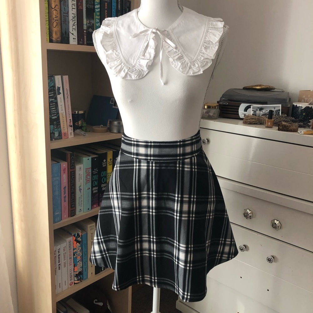 Black and White Plaid Circle Skirt - Picture 2 of 7
